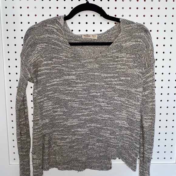 Grey Hollister sweater with scoop neck - Picture 1 of 2